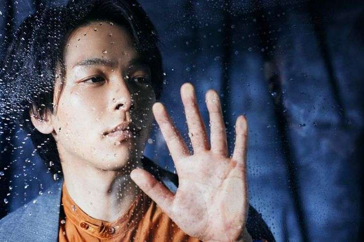 蜷川実花が撮り下ろし！中村倫也の艶っぽい色気あふれる「シアターカルチャーマガジンT.」未掲載写真をPRESS限定公開 ｜最新の映画ニュースならMOVIE WALKER PRESS