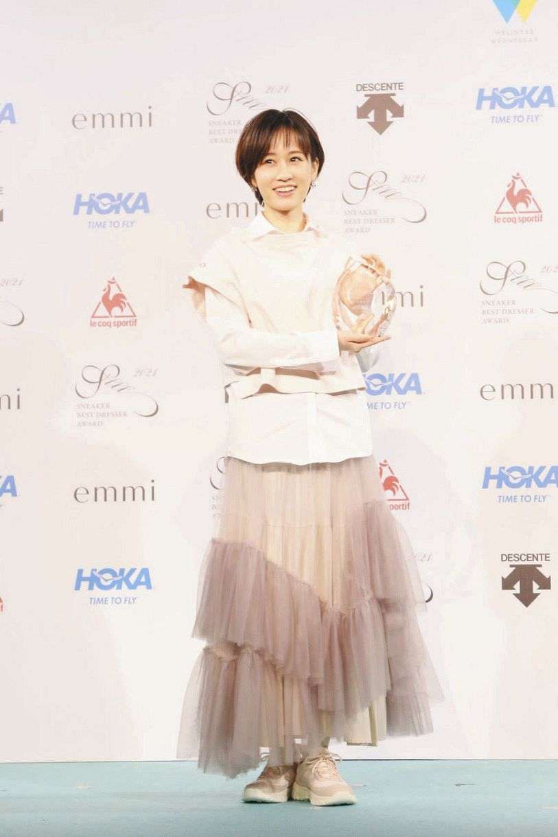 前田敦子が離婚協議報道後初の公の場、薬指に指輪なく 「スニーカーベストドレッサー賞」授賞式：中日スポーツ・東京中日スポーツ 