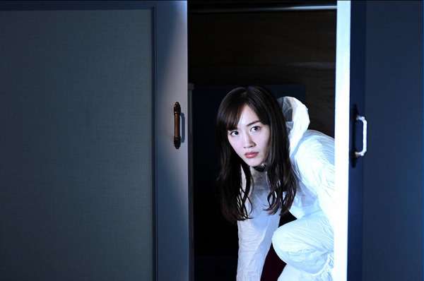 綾瀬はるかの走行フォームに絶賛の声続々、日高“入れ替わり済”説がさらに濃厚に…「天国と地獄」6話 | cinemacafe.net