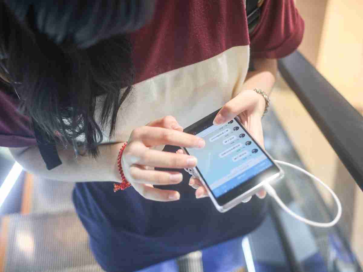 スマホ依存と「うつ」との関連性指摘、「肥満」に繋がる可能性も