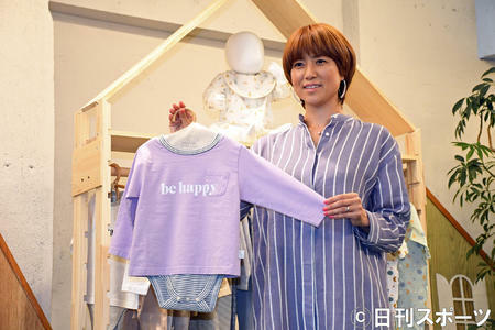 ｈｉｔｏｍｉ、生後７カ月三男は「孫を見るような」 (日刊スポーツ) - Yahoo!ニュース