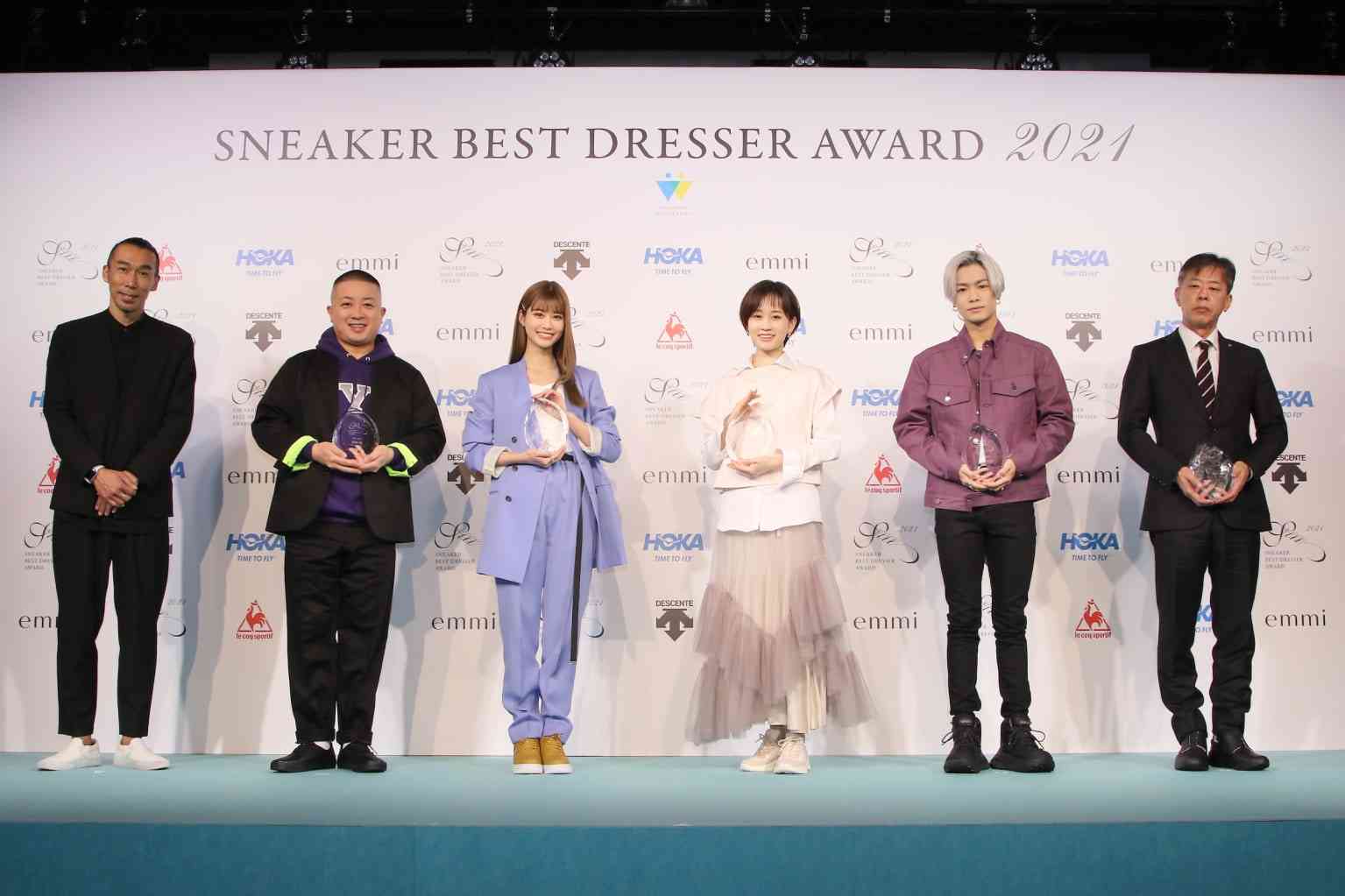 前田敦子が離婚協議報道後初の公の場、薬指に指輪なく 「スニーカーベストドレッサー賞」授賞式