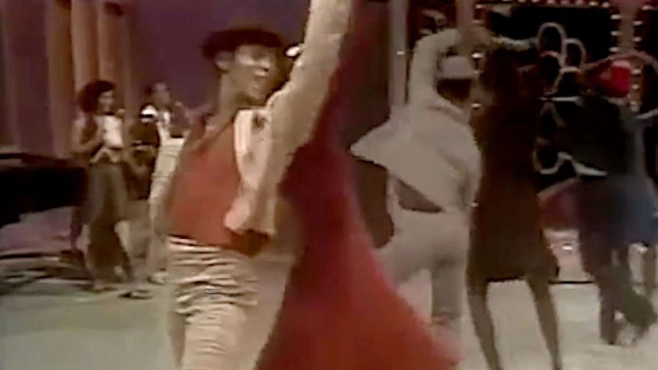Van McCoy - The Hustle (Official Music Video) - YouTube