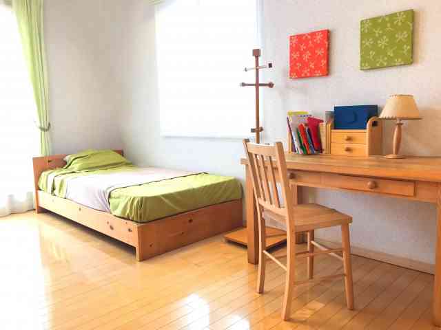 (小中学生)子供部屋に入る頻度(入らない？)