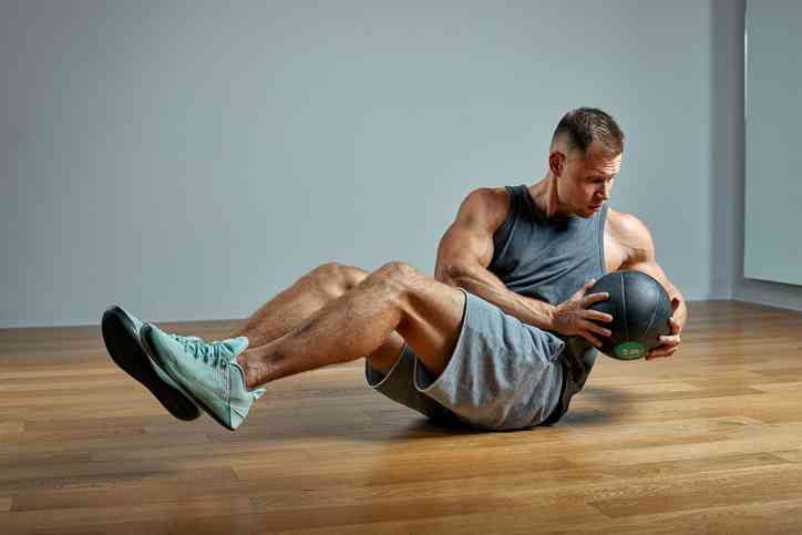 ロシアンツイストのやり方とコツを解説｜効果的に腹筋を鍛えるには？ | Sposhiru.com