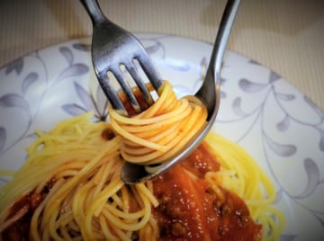 本場イタリアは使わないのに…日本はパスタに「スプーン」、なぜ使う??