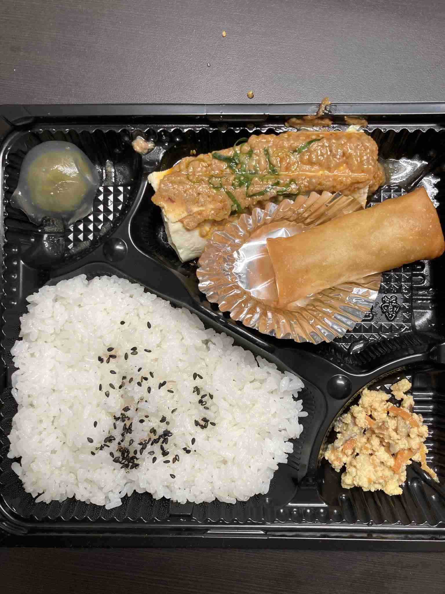 これぞ維新クオリティー！宿泊・自宅療養者へのお粗末配食に批判の声「病気の方に出す食事ではない」