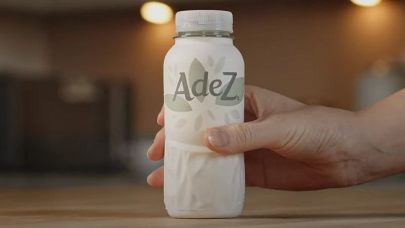 米コカ・コーラ、紙製ボトルを試験利用へ　夏からハンガリーで炭酸飲料を販売