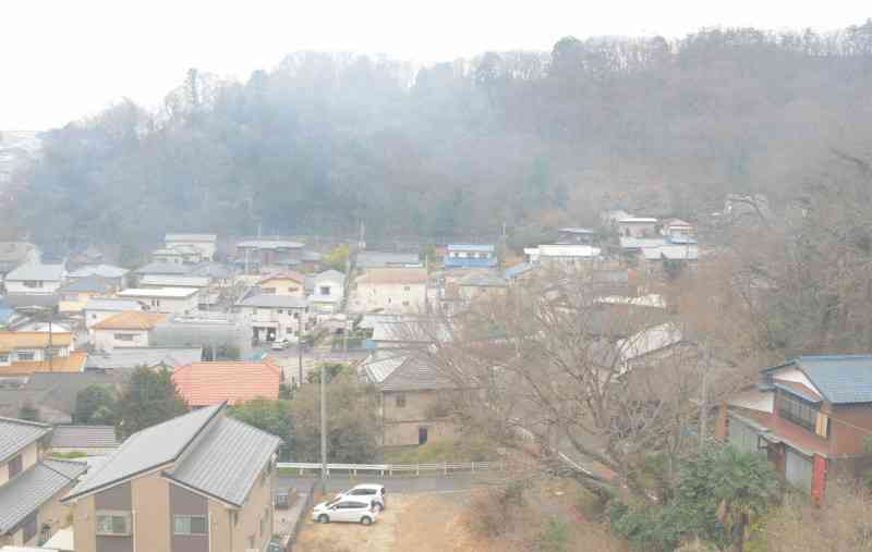 栃木・足利の山火事　消しても飛び火　消防団員「切りがない」（毎日新聞） - Yahoo!ニュース