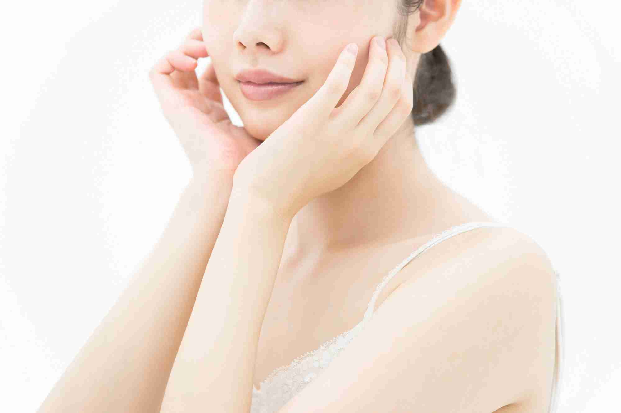 SNSで話題沸騰のコスメ「V3ファンデーション」に医師が警鐘。上原恵理医師に聞く、その危険性とは？（HARBOR BUSINESS Online） - Yahoo!ニュース