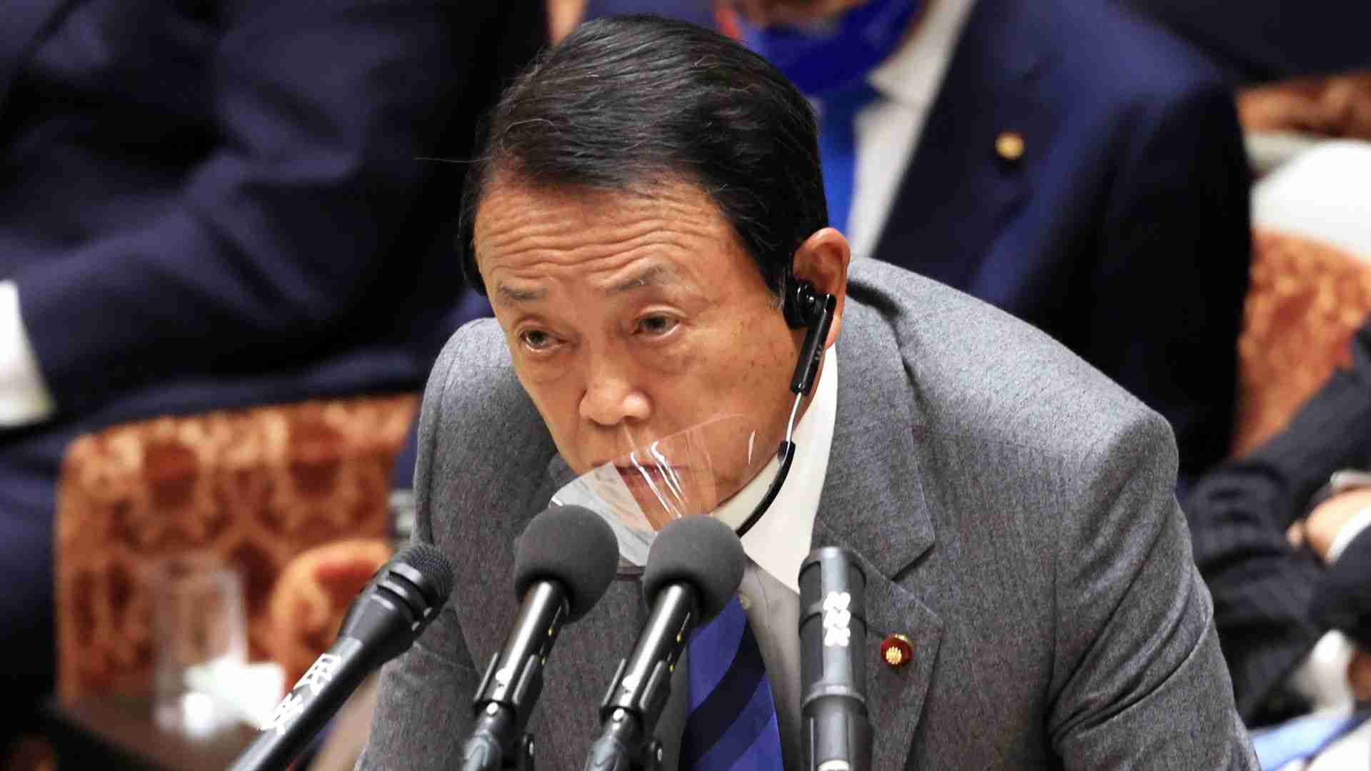 麻生財務相「後世の借金増やすのか」と給付金拒否 今を安心して生きられない国民に後世も未来も子孫もない(藤田孝典) - 個人 - Yahoo!ニュース