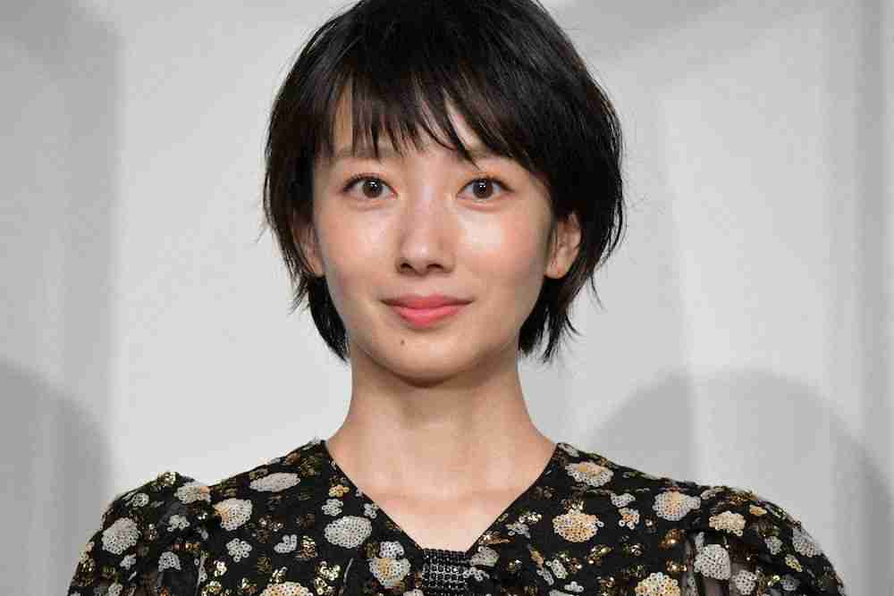 波瑠「どこまでが犬でどこからが泡…」の愛犬の写真を投稿 ファン「癒されます」「心が和らぎます」と感謝
