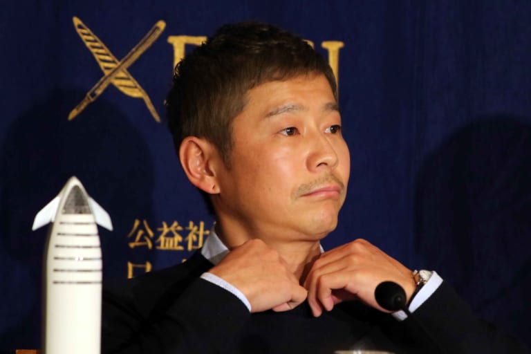 前澤友作氏、”不動産業界の風雲児”と組んでお金贈り　強力タッグに「素敵な仲間」