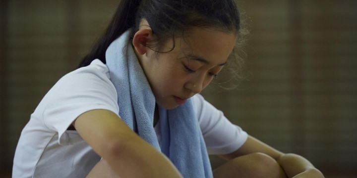 「17キロ減量しろ！」部活顧問に命じられた女子高生…公開で体重測定、部員からの罵声も - 弁護士ドットコム