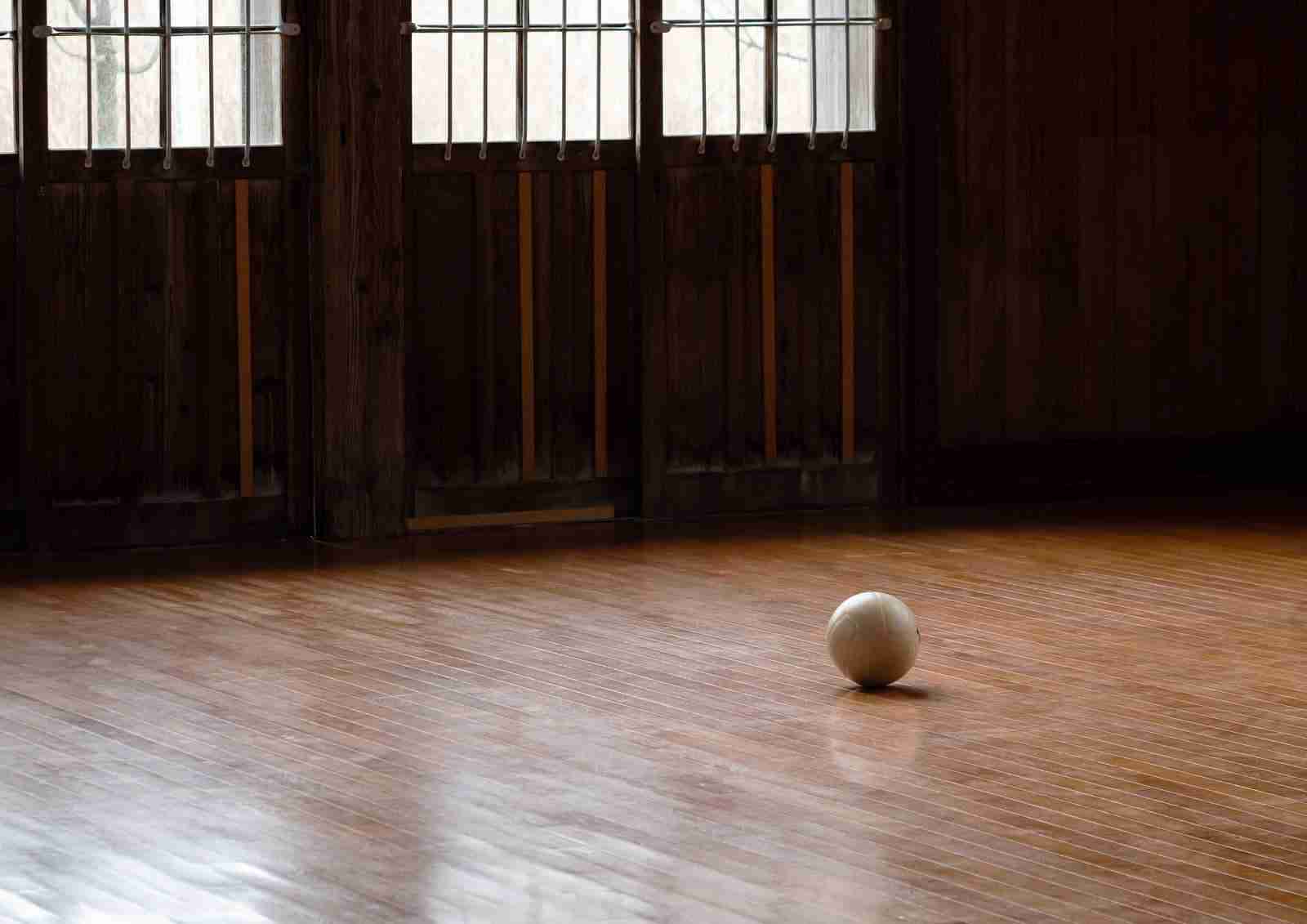 「17キロ減量しろ！」部活顧問に命じられた女子高生…公開で体重測定、部員からの罵声も