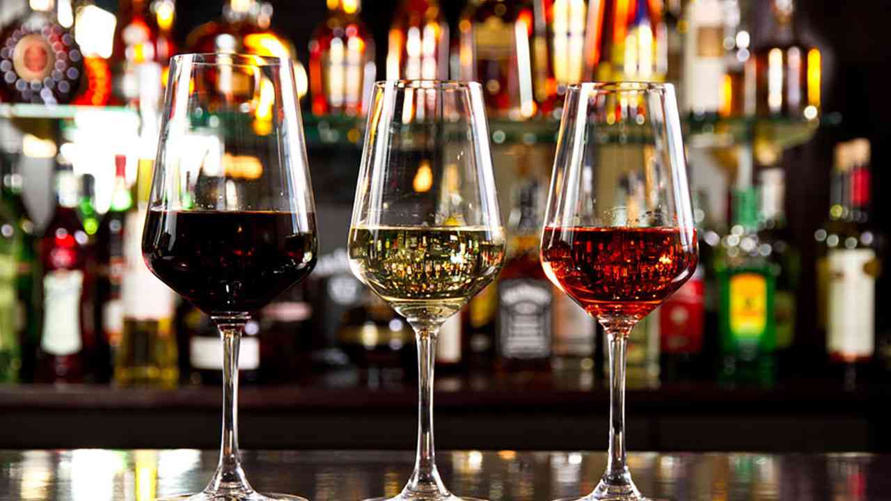 「酒は百薬の長」のはずでは？ 少量でもNGの最新事情：日経ビジネス電子版