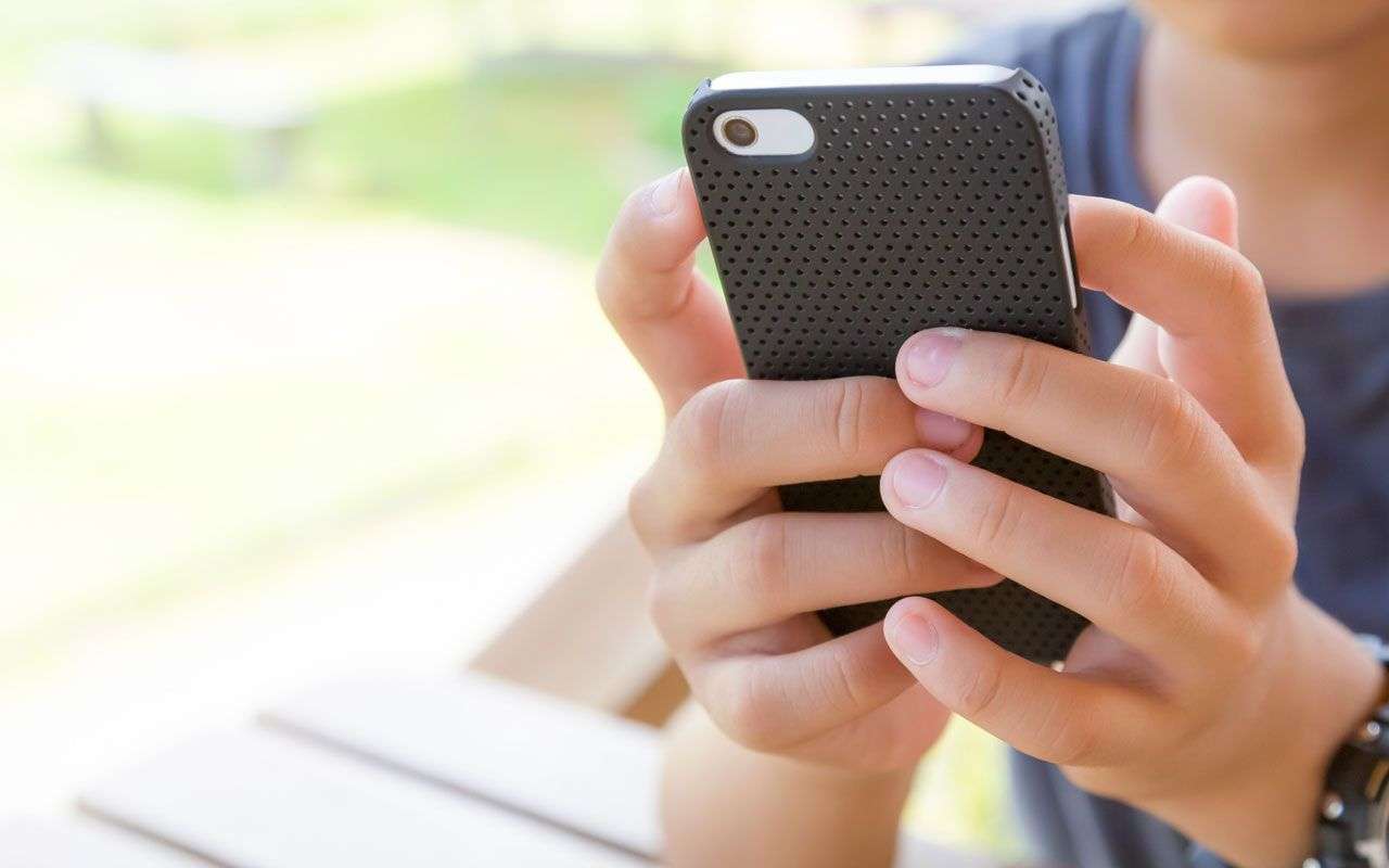 20代女子陸上選手が告発する“性的被害”「DMで男性局部の写真が…」「体液を出してる写真を…」