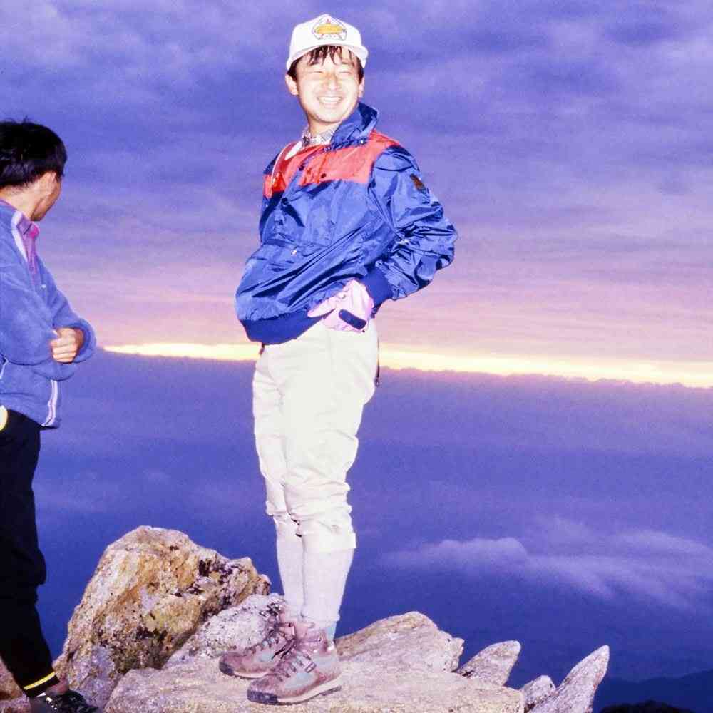 陛下の誕生日は「富士山の日」悲願の初登頂は20年越しだった（女性自身） - Yahoo!ニュース