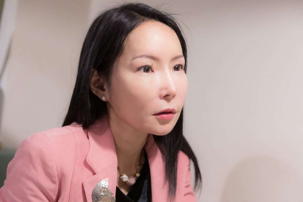 金持ち以外の国民は使い捨て!? 『日本が売られる』堤未果に聞いた、日本の未来は？ | ダ・ヴィンチニュース