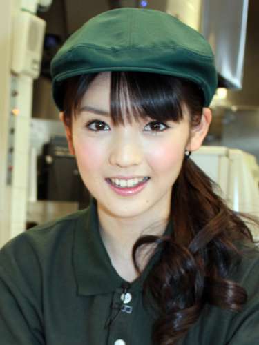 道重さゆみ、圧倒的美のうっとり眼差し「美人百花」表紙に初登場