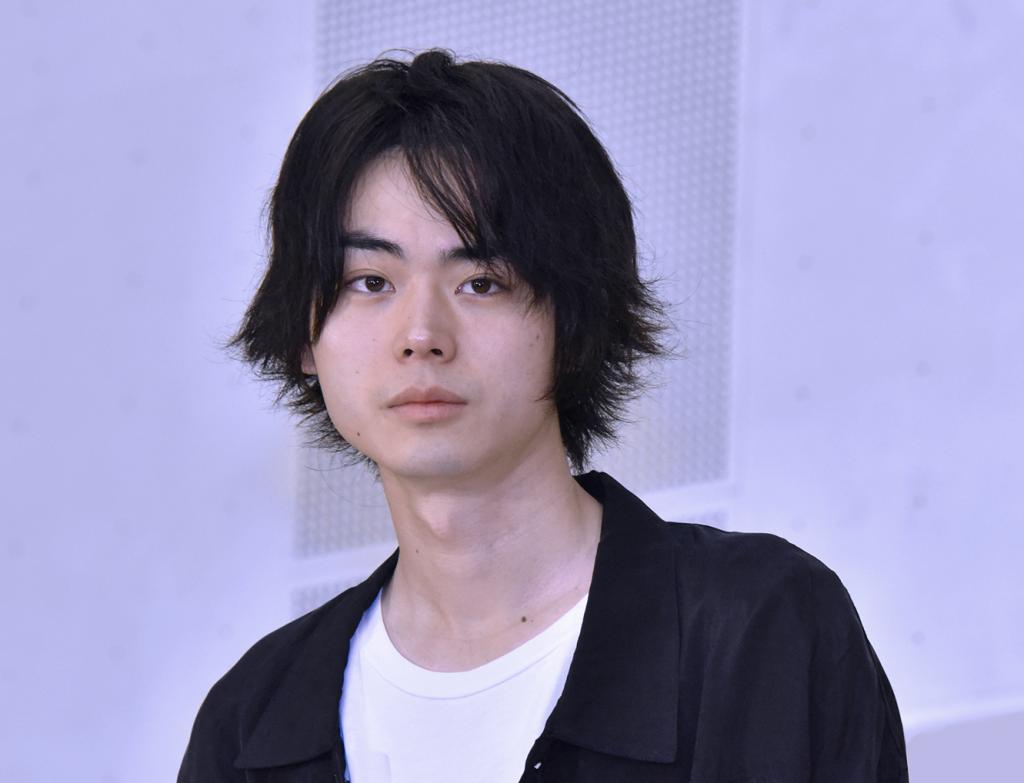 菅田将暉 契約金1億円に！「福山雅治の再来」と評される理由