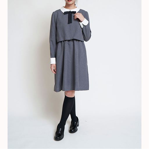 制服のスカートとズボン