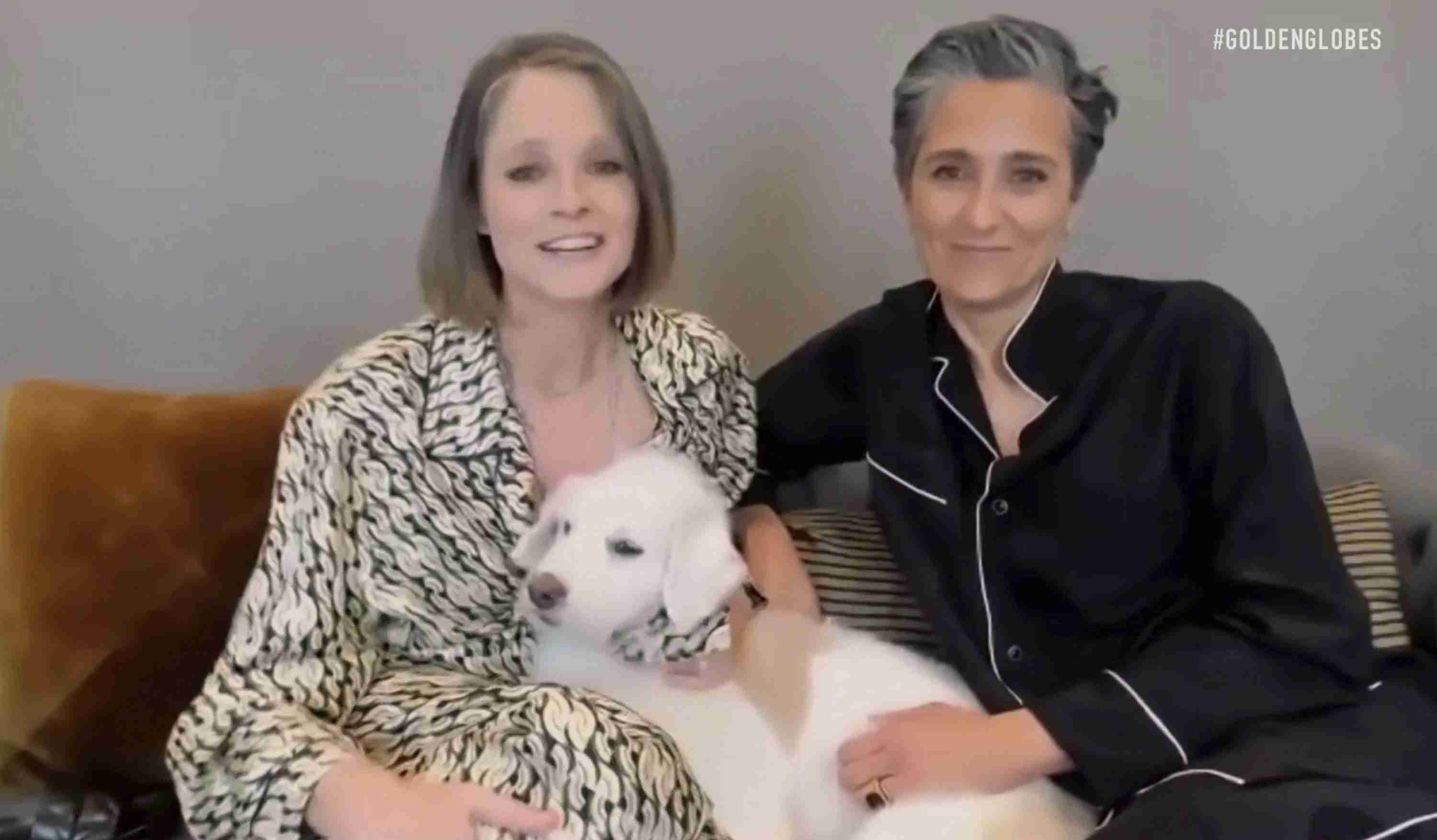 ジョディ・フォスター、ゴールデン・グローブ賞で奥さんとキス!8年前に同じ授賞式でカミングアウト