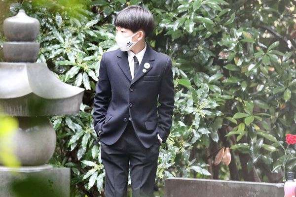 本木雅弘次男が作曲家デビューしていた 裕也さん三回忌の報告
