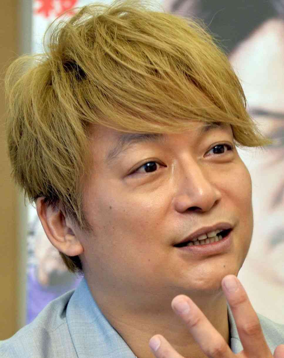 香取慎吾が描いた週刊誌の表紙アートが反響 3つの花のつぼみ絵に「胸が熱くなる」「力強い希望感じる」：中日スポーツ・東京中日スポーツ 