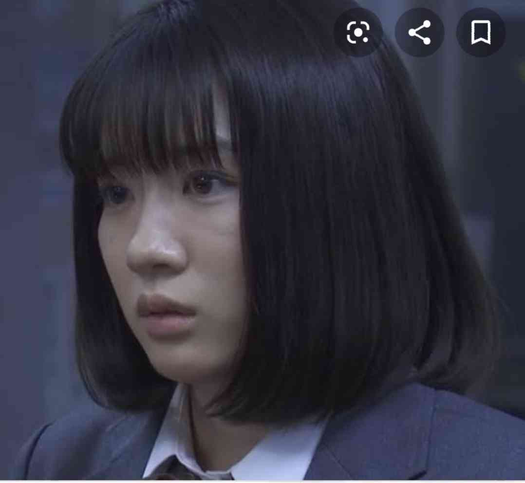 浜辺美波のフォトエッセイ「夢追い日記」が重版決定