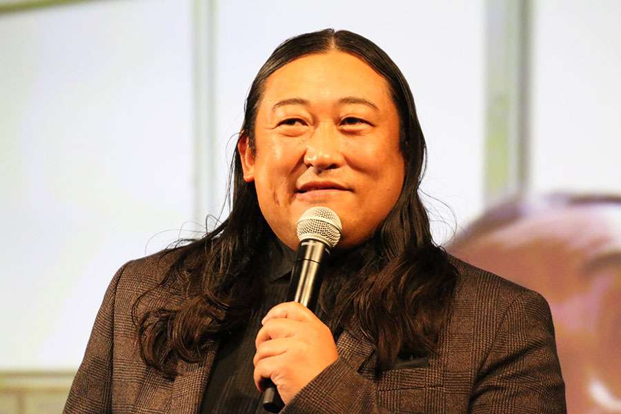 ロバート秋山、20年前のシャープな姿に驚きの声「別人みたい」「痩せてる」 | ENCOUNT