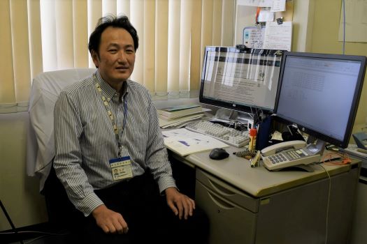 総合医学研究所の岡講師らが世界で初めて円形脱毛症の原因遺伝子を同定し、医学雑誌『EBioMedicine』オンライン版に論文が掲載されました｜東海大学