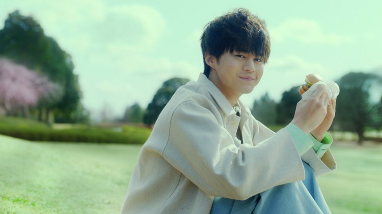 鈴鹿央士、初の単独CM出演　ピュアでフレッシュな魅力“全開” | ORICON NEWS