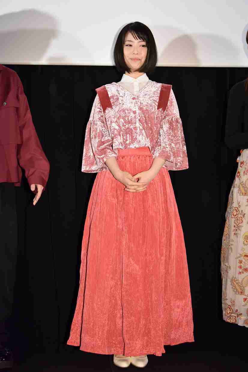 女優の舞台挨拶衣装を貼るトピPart4
