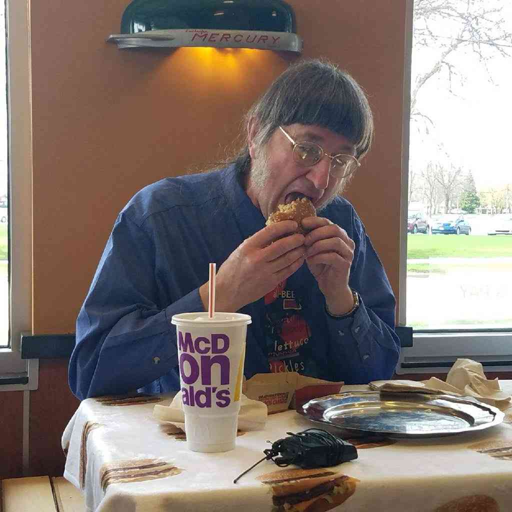 46年間毎日ビッグマックを食べ続けた男性　計3万個も食べるも健康そのもの | ニコニコニュース