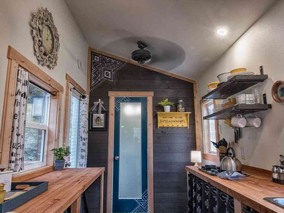 老後資金のために広さ19平方メートルの家に住み始めた女性、