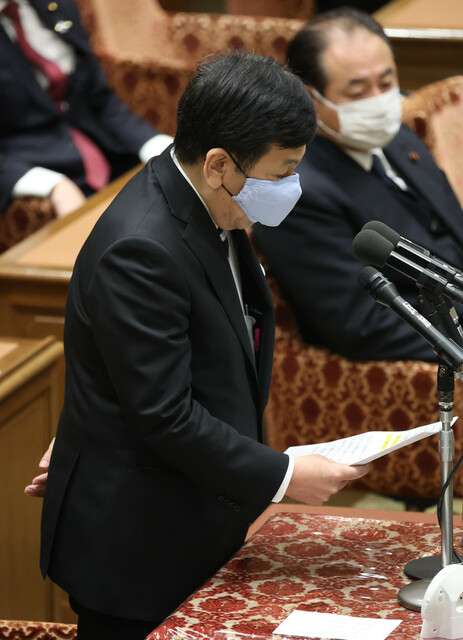 麻生太郎財務相「マスクはいつまでやるの?」　コロナ長期化に愚痴