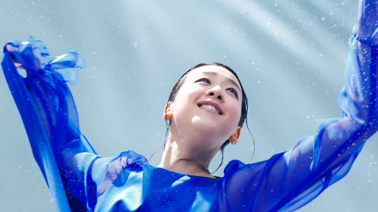 浅田真央、はじける”泡”をダンスで表現　「澪」スパークリング清酒 新CM「私は、澪。」篇 - YouTube