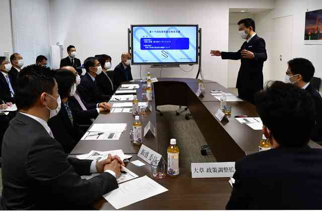 「下着は白」の校則、全校で削除　ひざ掛け禁止も見直し