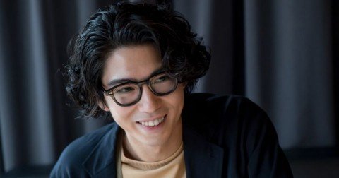 賀来賢人、ヒット作続出も「1年前は燃え尽き症候群だった」　子どもが生まれて見つめ直した自分 | ORICON NEWS