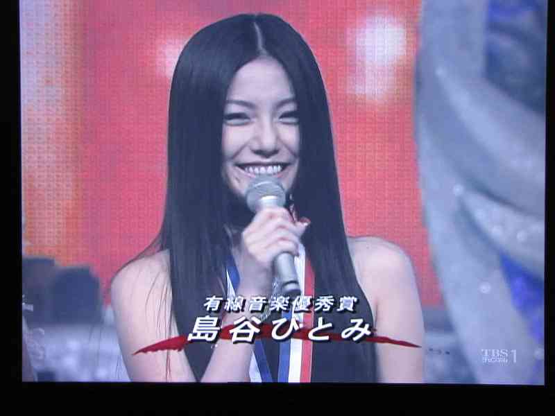 高岡早紀、島谷ひとみと“こっそりお疲れさまビール”　美女2ショットに反響