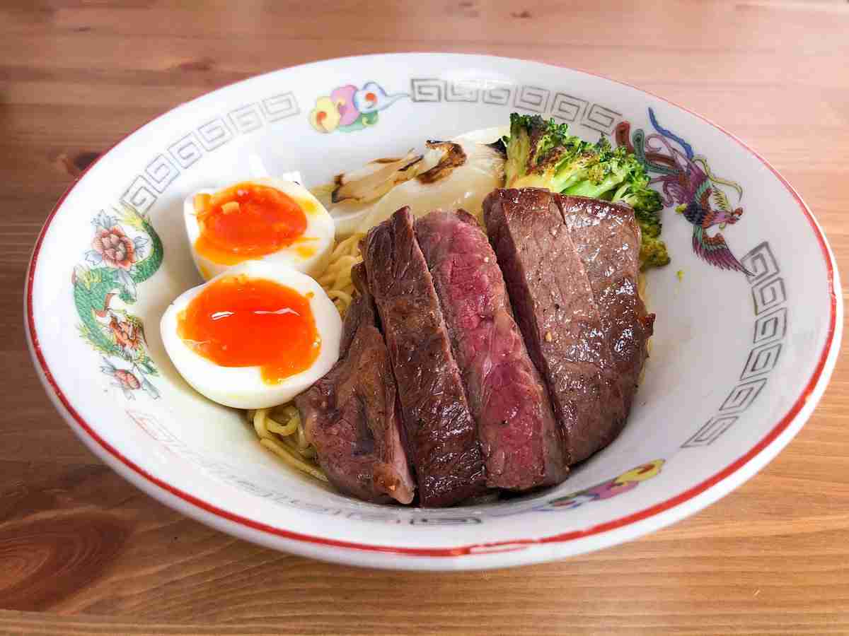 “一人暮らしは自分が法律” 超合理的なカレーの食べ方に反響「食は楽しくて美味しければなんでもいい」