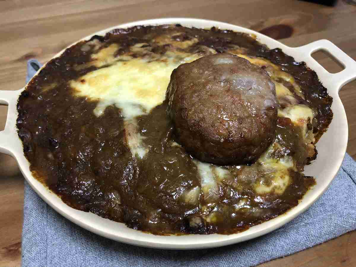 “一人暮らしは自分が法律” 超合理的なカレーの食べ方に反響「食は楽しくて美味しければなんでもいい」