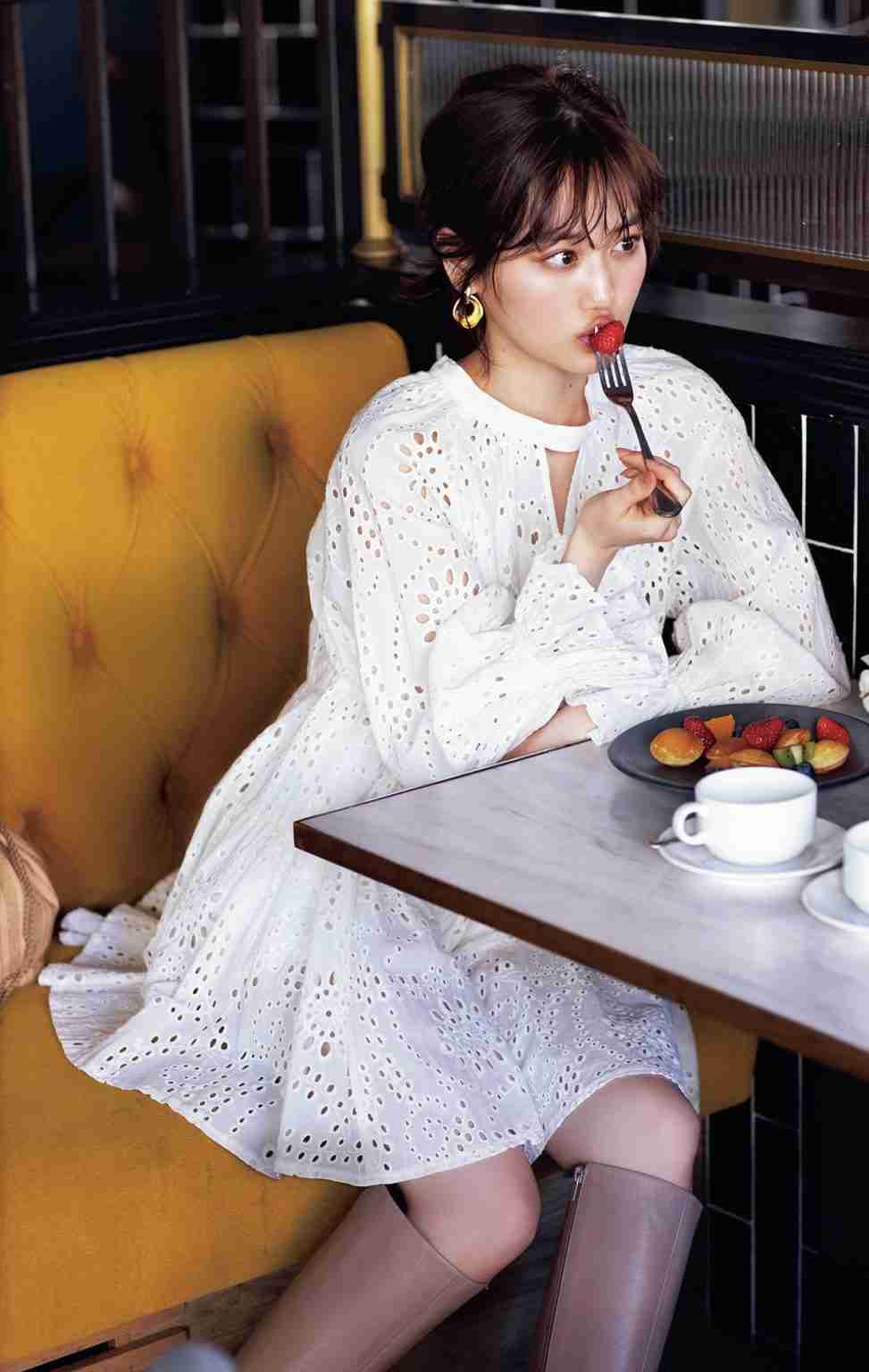 阿佐ヶ谷姉妹、山下美月プロデュースで“あざとかわいく”変身 『CanCam』表紙風ショット公開