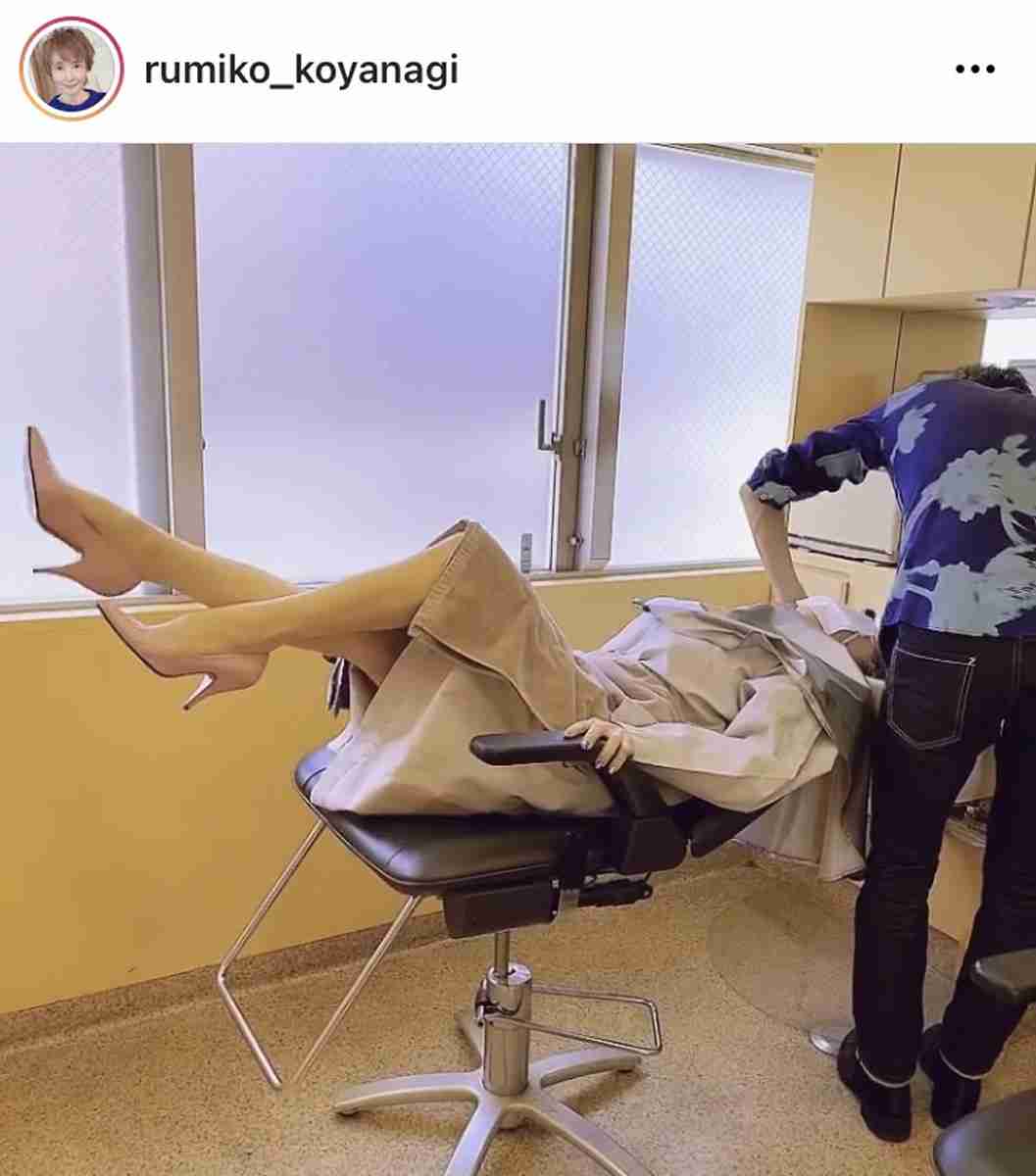 小柳ルミ子、美容室のシャンプー台で腹筋「何時でも、何処でも、筋トレ」