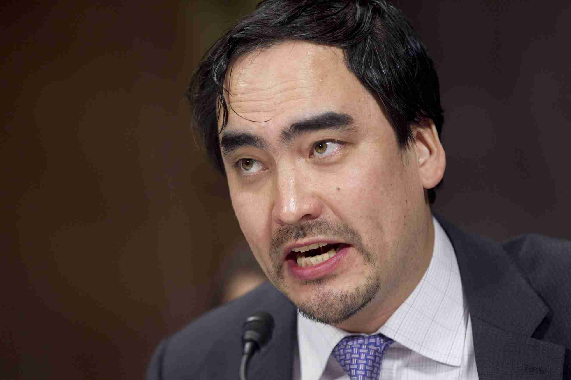 バイデン米政権、ＩＴ規制強硬派ウー氏を起用－競争政策の特別補佐官 - Bloomberg