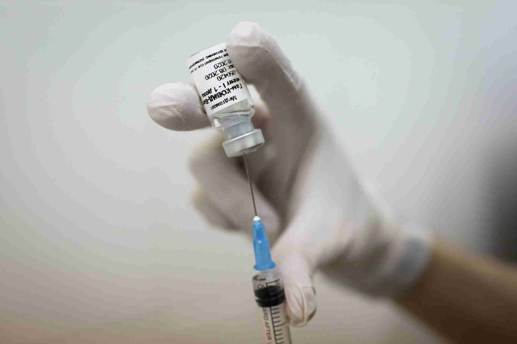 ロシアの「安全な」コロナワクチン、プーチン氏は接種不可－報道官 - Bloomberg