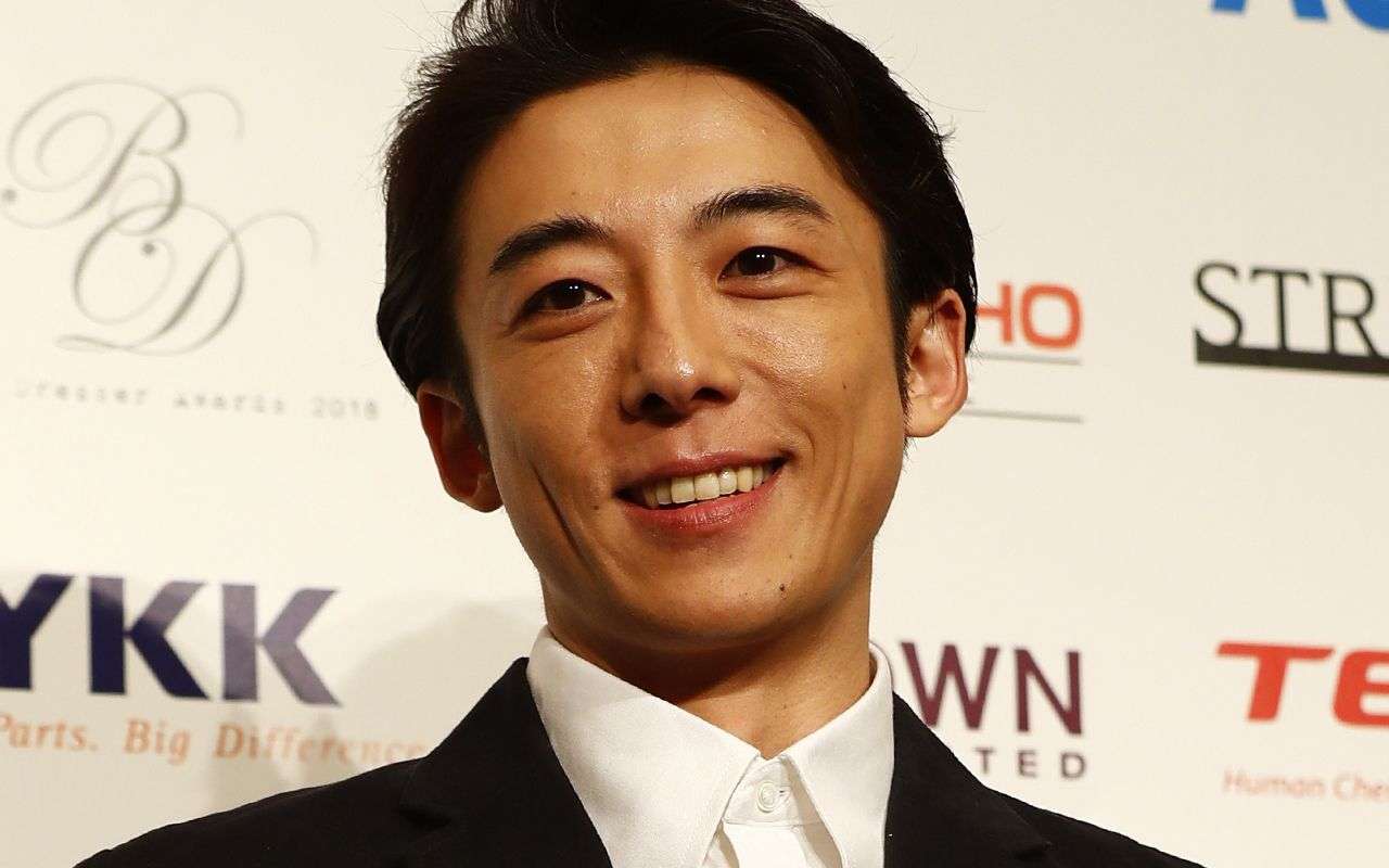 高橋一生40歳の私生活　一日一食、趣味は自転車、あだ名は「教えてイッセイさん」 | 文春オンライン