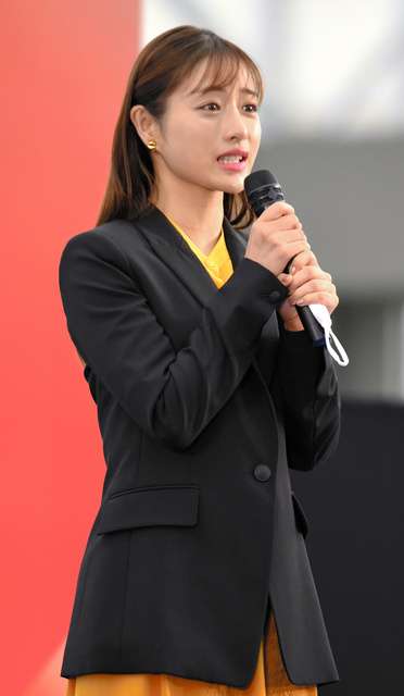 石原さとみ「聖火リレーに対する意見や考え方は様々でいいと思う」出発式典であいさつ