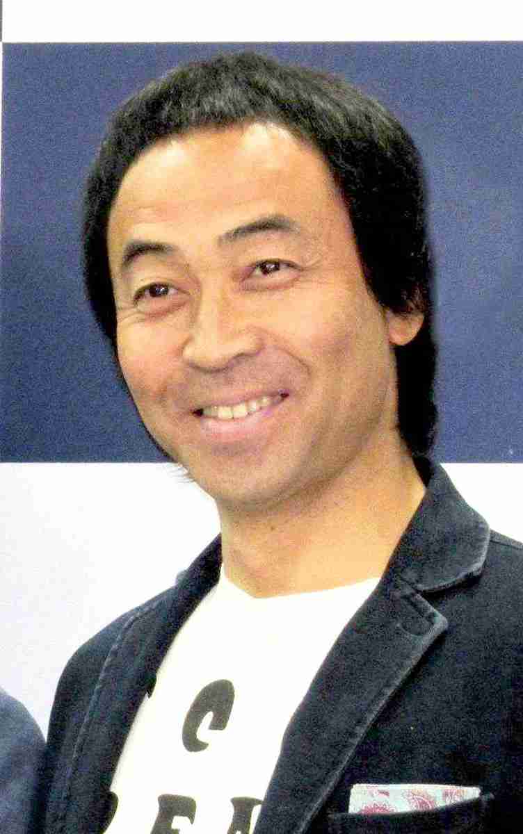中咽頭がんから復帰のワッキー、パーマヘアにイメチェン「ムロツヨシかと」「ニコラスケイジみたい」